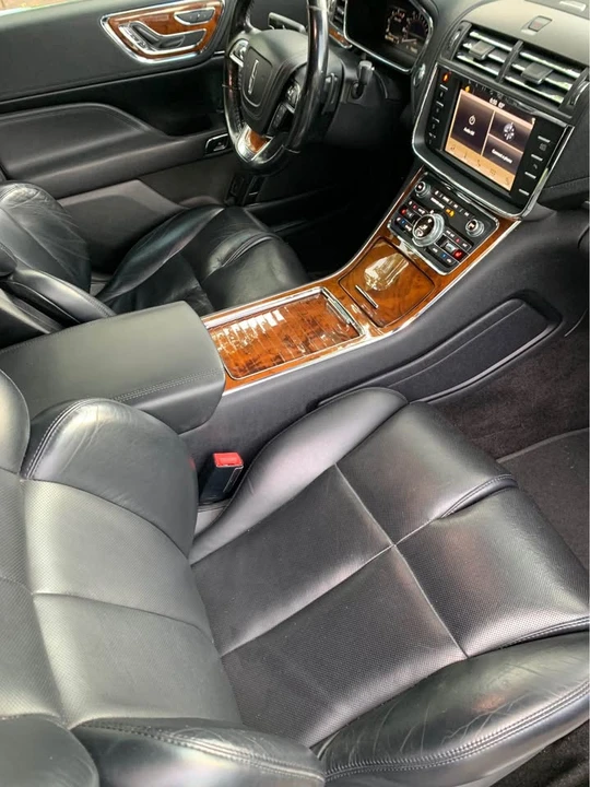2017 Lincoln Continental 10th Gen - Image 8 of 9