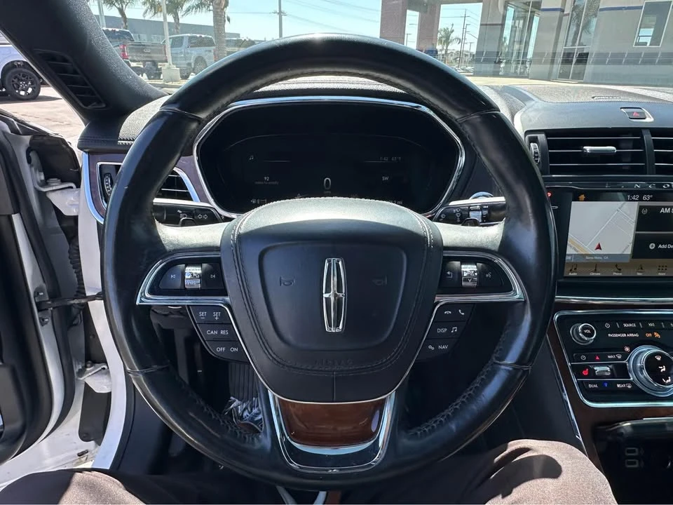 2017 Lincoln Continental 10th Gen - Image 13 of 18