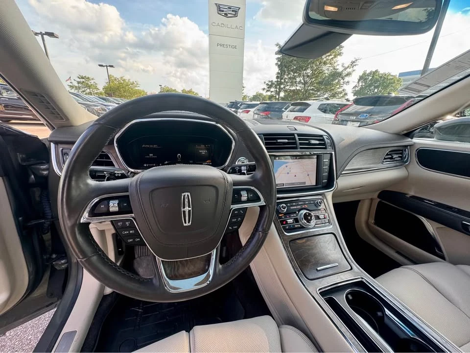 2017 Lincoln Continental 10th Gen - Image 4 of 7