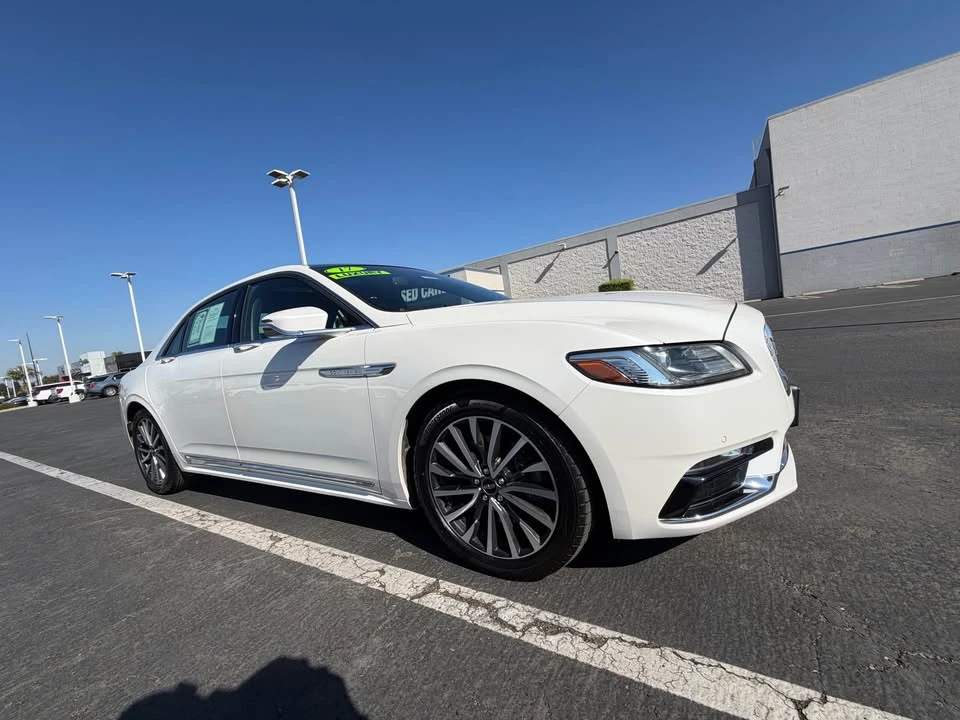 2017 Lincoln Continental 10th Gen - Image 2 of 15