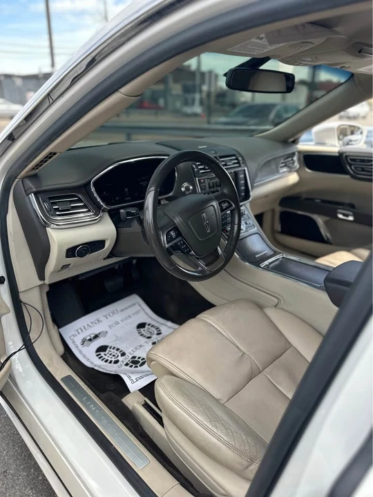 2017 Lincoln Continental 10th Gen - Image 11 of 16