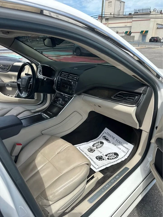 2017 Lincoln Continental 10th Gen - Image 13 of 16
