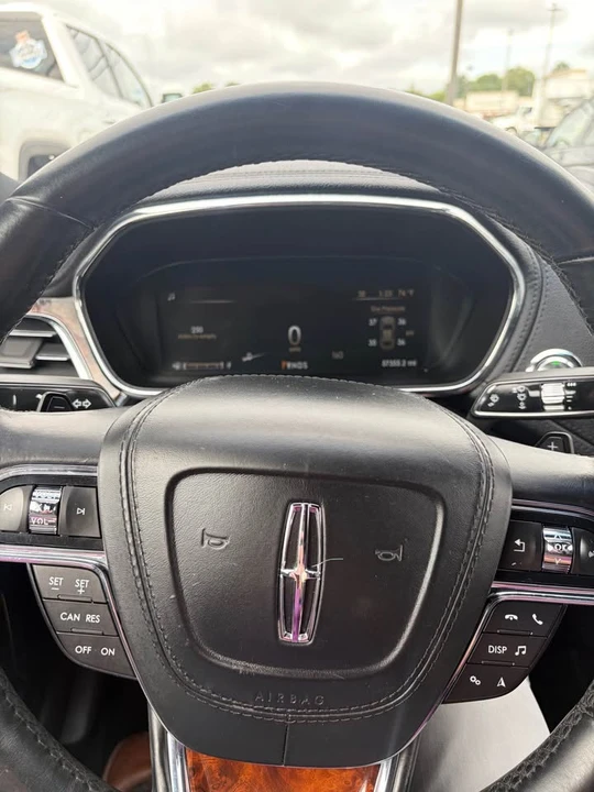2017 Lincoln Continental 10th Gen - Image 15 of 18