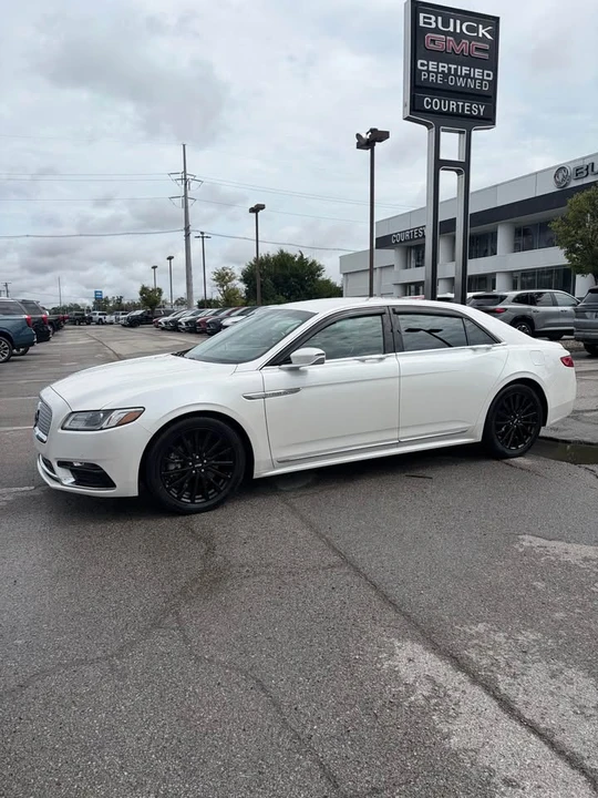 2017 Lincoln Continental 10th Gen - Image 3 of 18