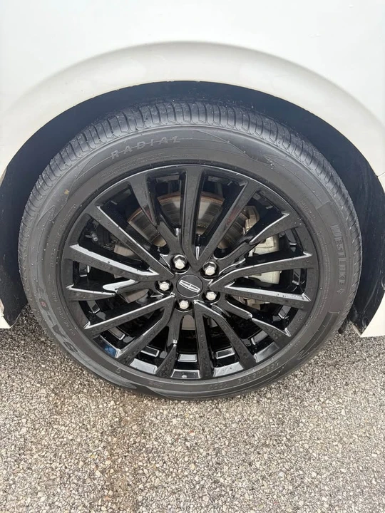 2017 Lincoln Continental 10th Gen - Image 10 of 18