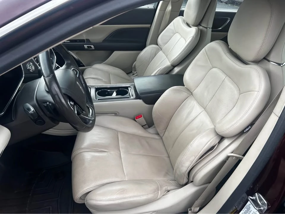 2017 Lincoln Continental 10th Gen - Image 12 of 16