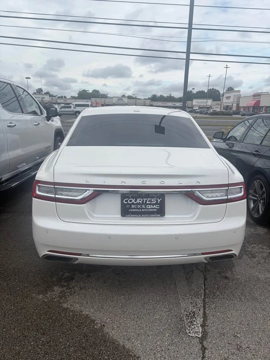 2017 Lincoln Continental 10th Gen - Image 4 of 18