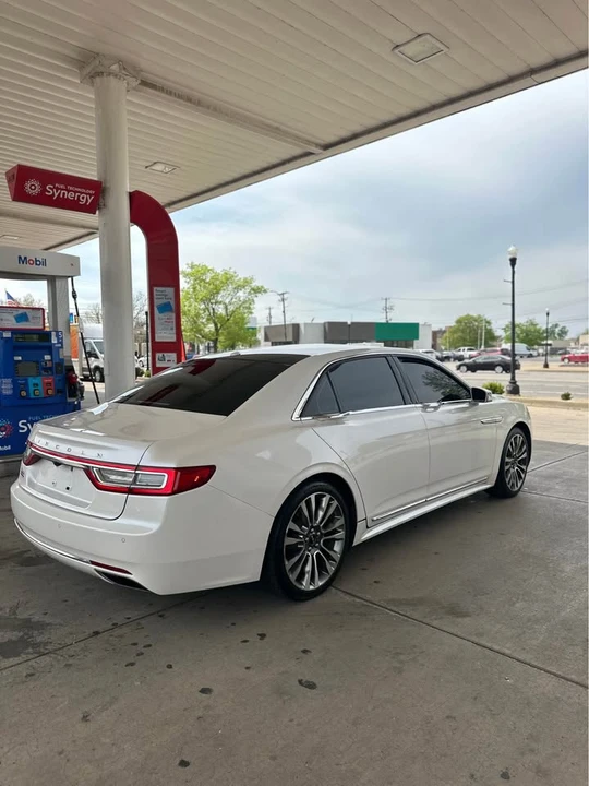 2017 Lincoln Continental 10th Gen - Image 5 of 16