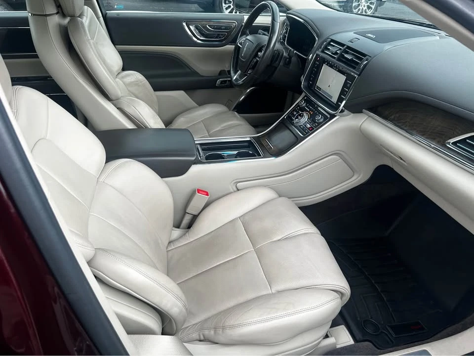 2017 Lincoln Continental 10th Gen - Image 11 of 16
