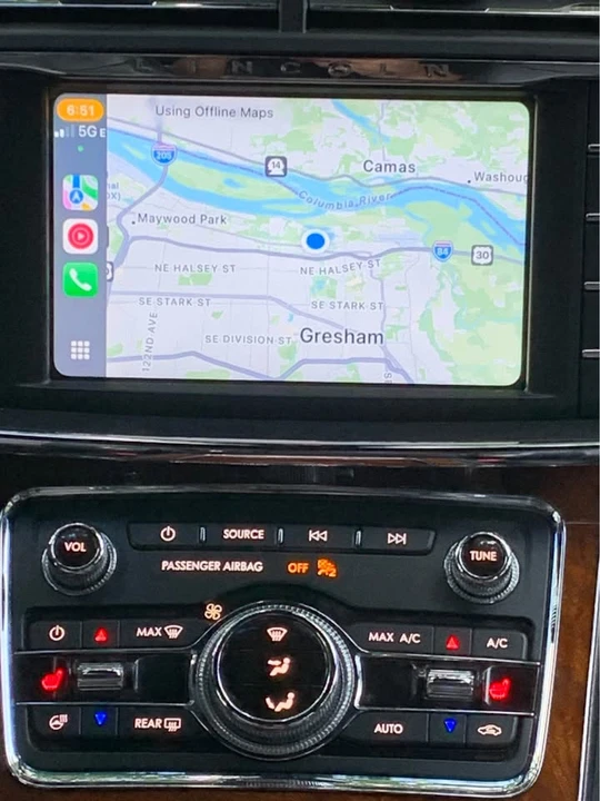 2017 Lincoln Continental 10th Gen - Image 6 of 9