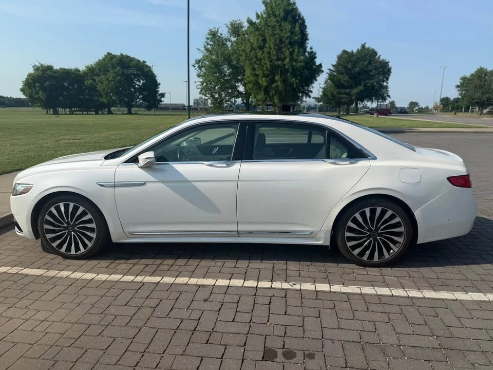 2017 Lincoln Continental 10th Gen - Image 3 of 20