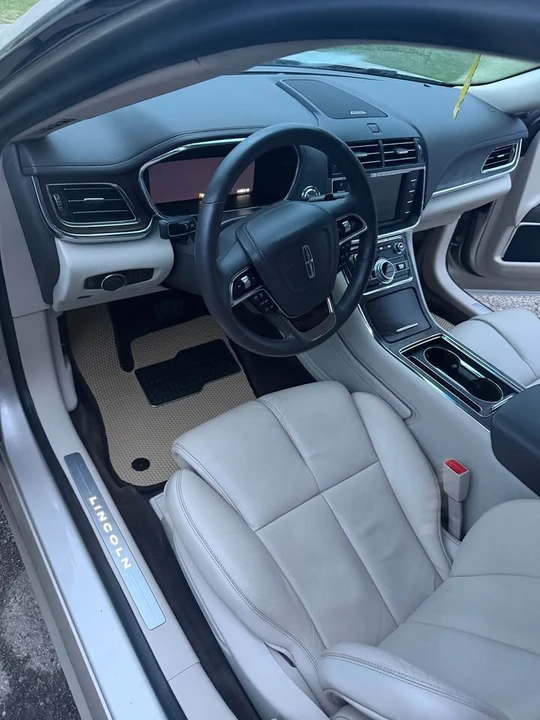 2017 Lincoln Continental 10th Gen - Image 3 of 5