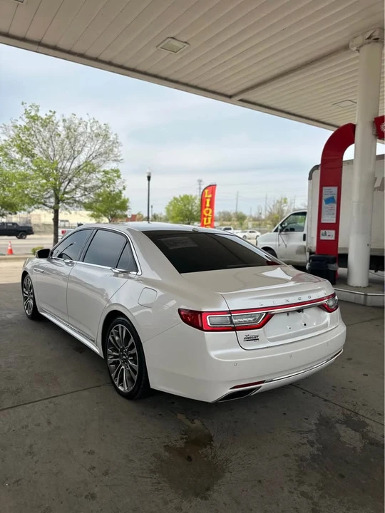 2017 Lincoln Continental 10th Gen - Image 3 of 16