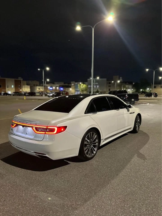 2017 Lincoln Continental 10th Gen - Image 9 of 16