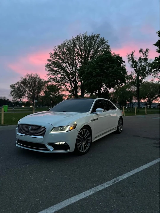 2017 Lincoln Continental 10th Gen - Image 7 of 16