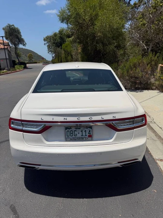 2017 Lincoln Continental 10th Gen - Image 5 of 24
