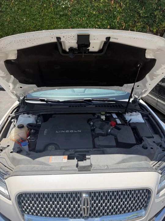 2017 Lincoln Continental 10th Gen - Image 21 of 24