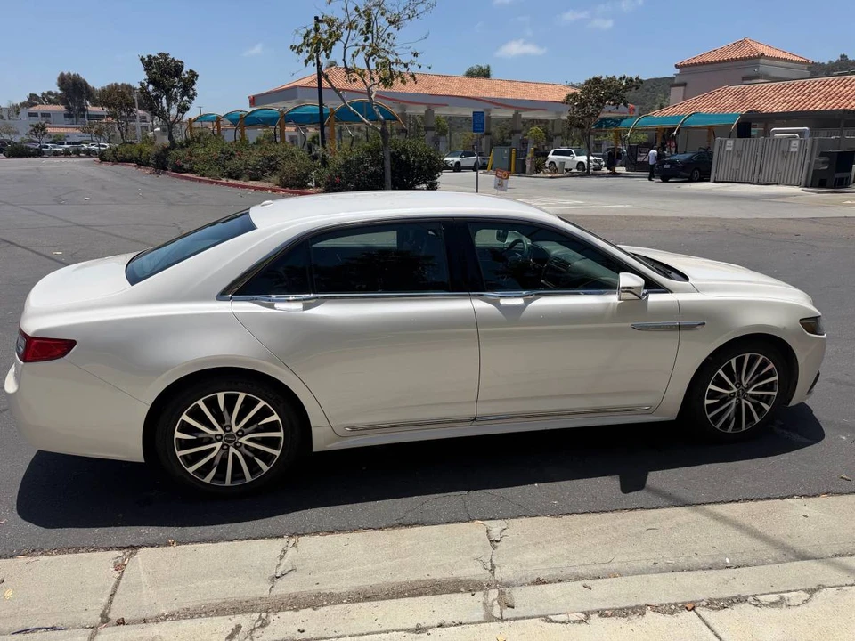 2017 Lincoln Continental 10th Gen - Image 6 of 24