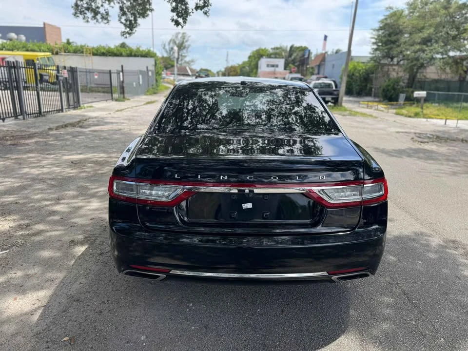 2017 Lincoln Continental 10th Gen - Image 9 of 12