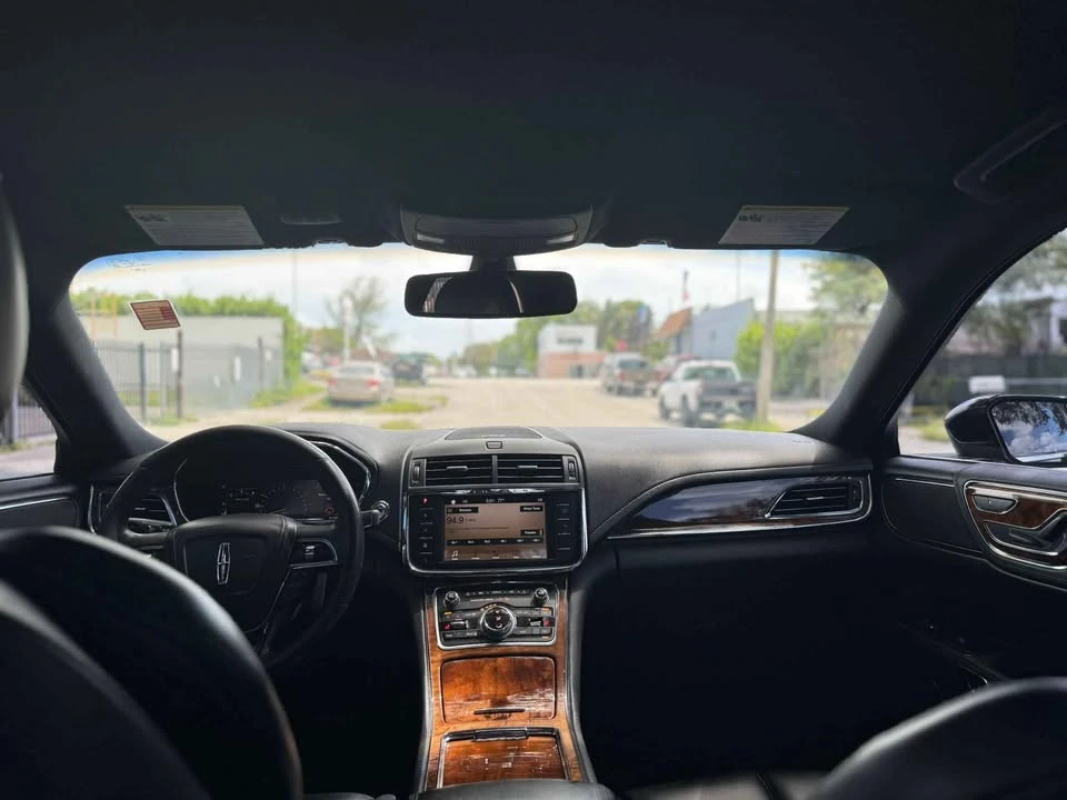 2017 Lincoln Continental 10th Gen - Image 7 of 12