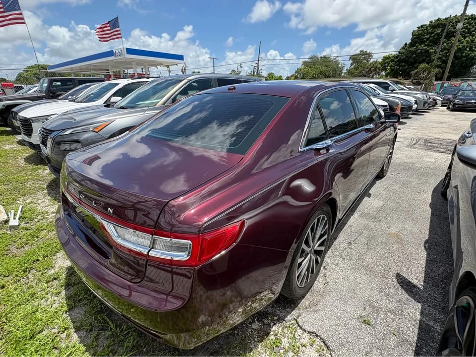 2017 Lincoln Continental 10th Gen - Image 5 of 8