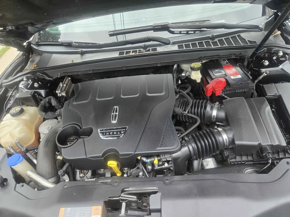 2017 Lincoln Continental 10th Gen - Image 12 of 15
