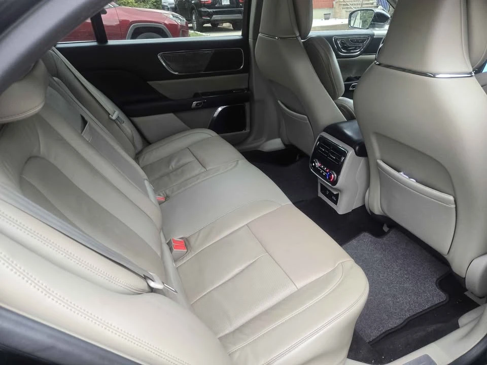 2017 Lincoln Continental 10th Gen - Image 16 of 18