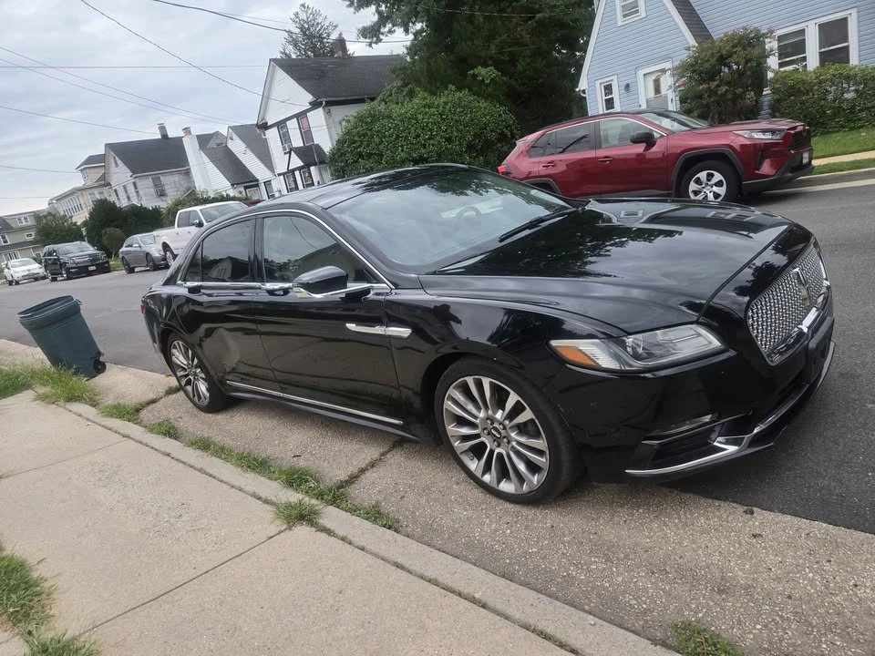 2017 Lincoln Continental 10th Gen - Image 2 of 18
