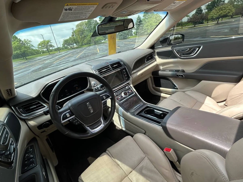 2017 Lincoln Continental 10th Gen - Image 6 of 10