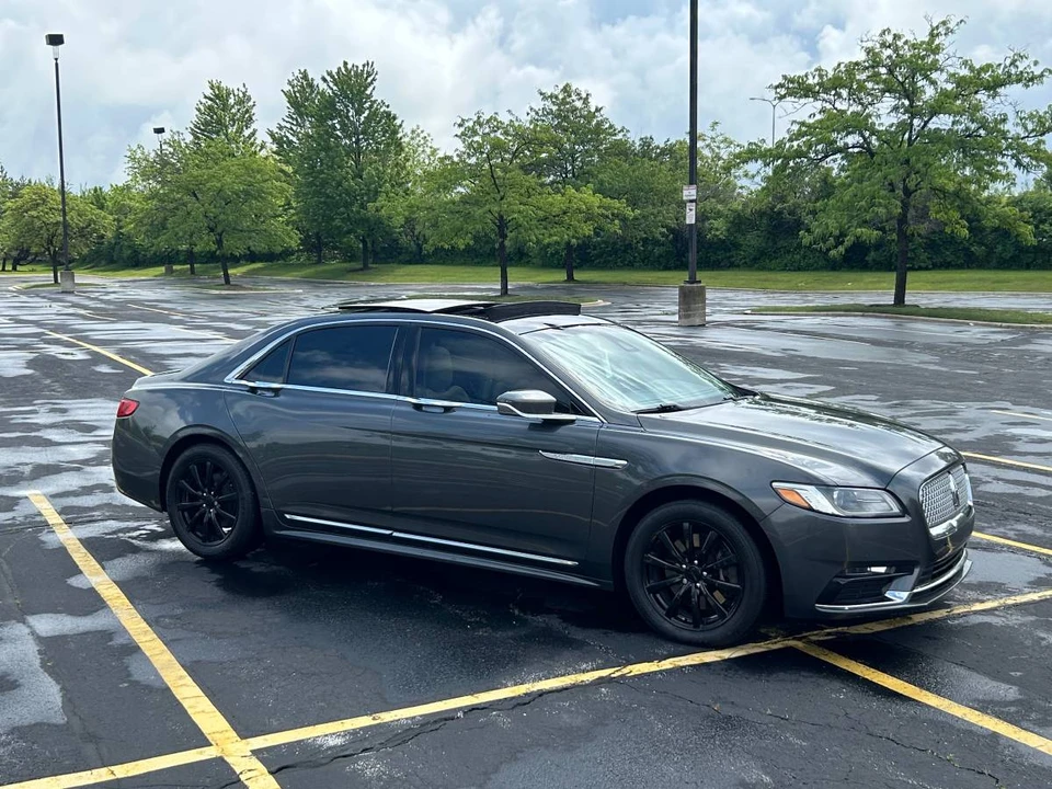 2017 Lincoln Continental 10th Gen - Image 2 of 10