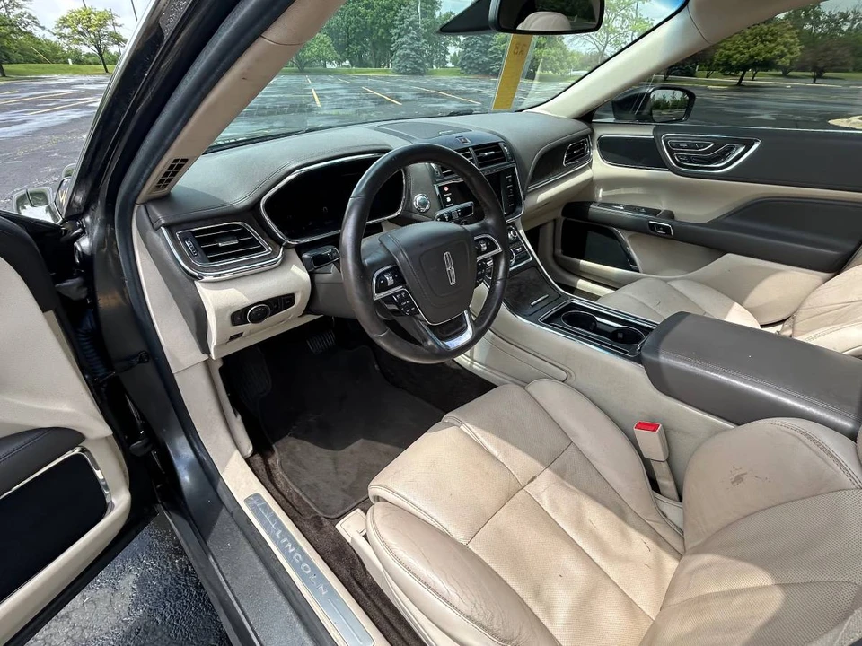 2017 Lincoln Continental 10th Gen - Image 7 of 10