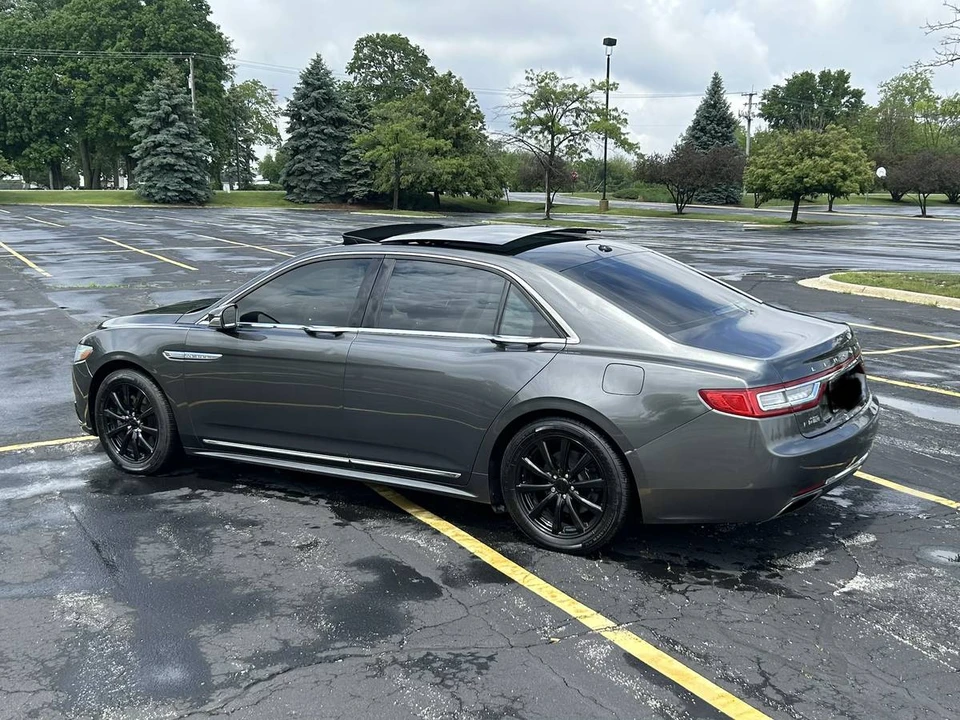 2017 Lincoln Continental 10th Gen - Image 4 of 10