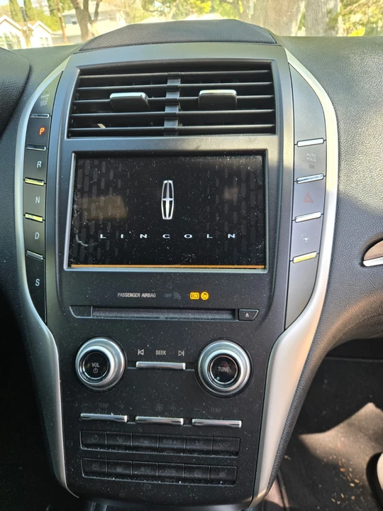 2017 Lincoln MKC - Image 8 of 14
