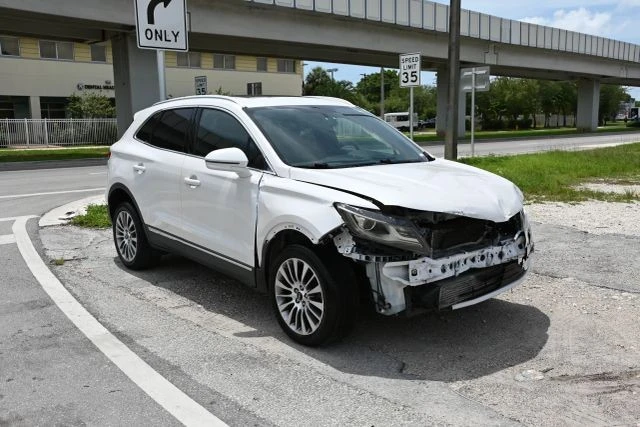 2017 Lincoln MKC - Image 2 of 18