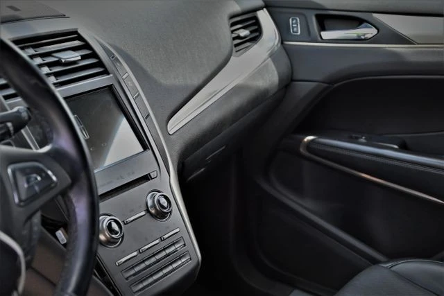 2017 Lincoln MKC - Image 9 of 19