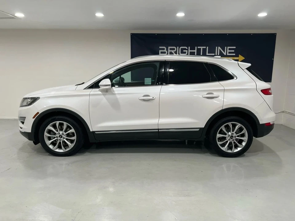 2017 Lincoln MKC - Image 2 of 15