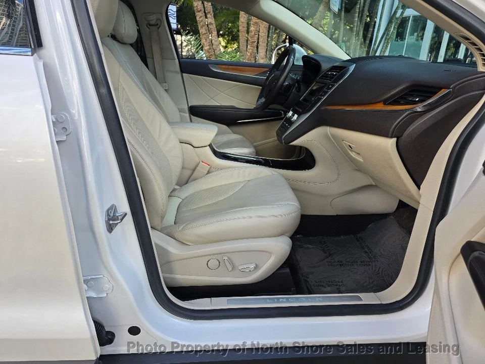 2017 Lincoln MKC - Image 8 of 12