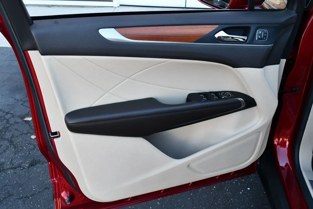 2017 Lincoln MKC - Image 11 of 12