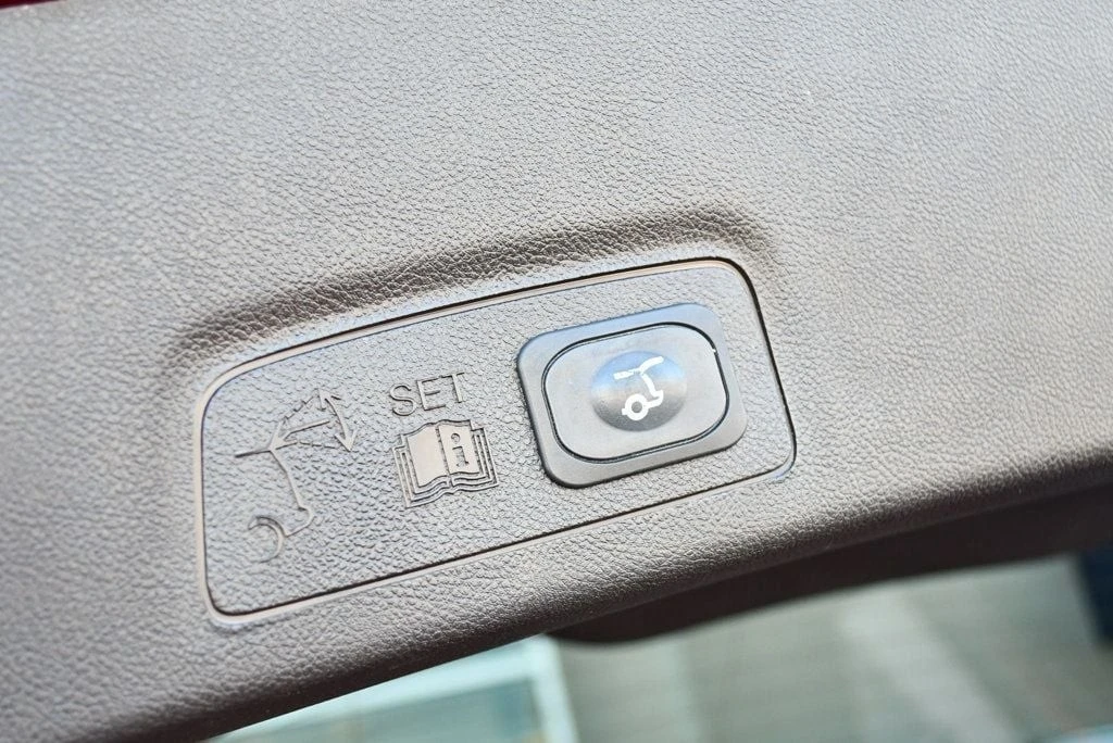 2017 Lincoln MKC - Image 17 of 21