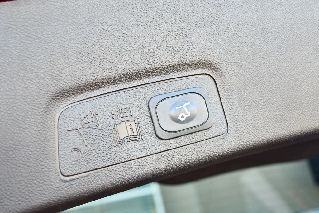 2017 Lincoln MKC - Image 17 of 21