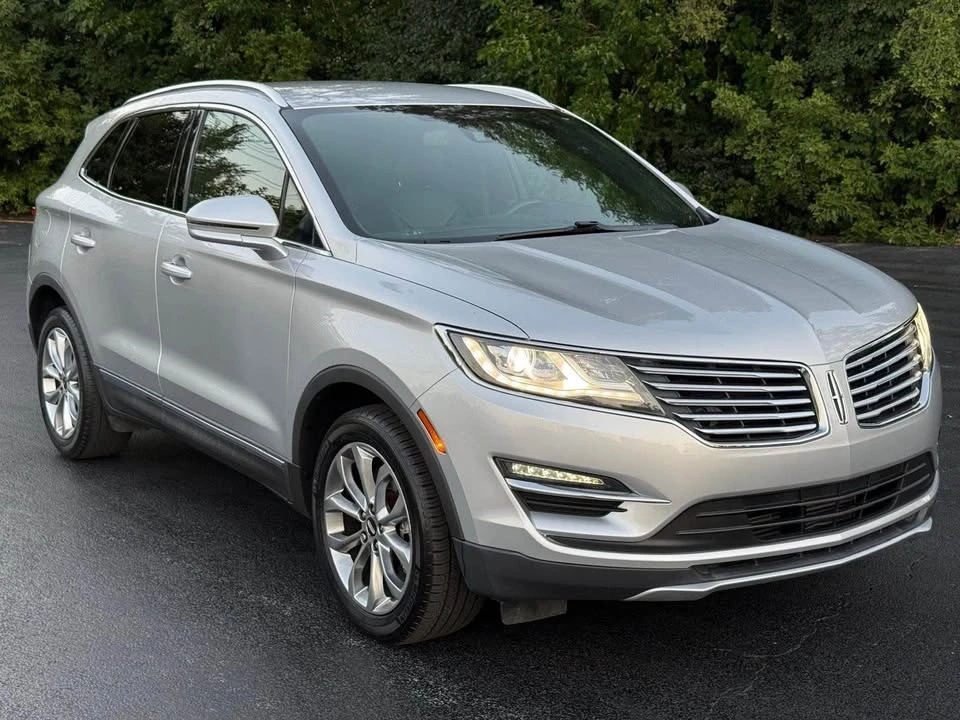 2017 Lincoln MKC - Image 2 of 10