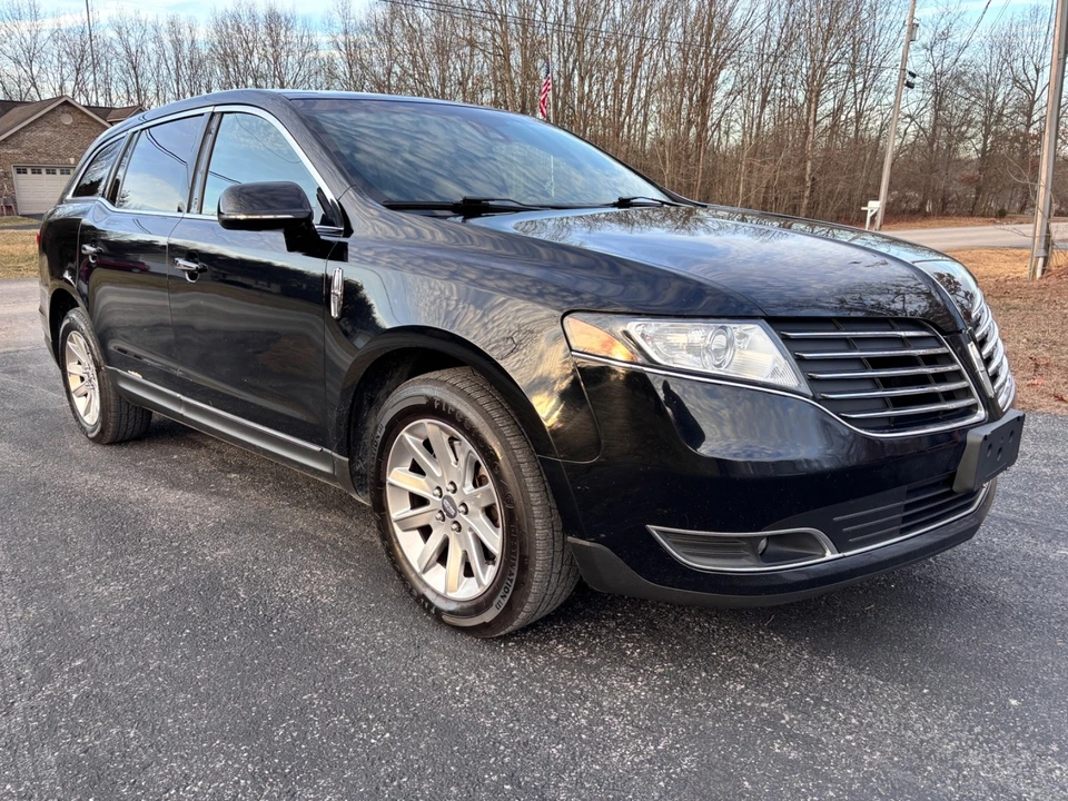 2017 Lincoln MKT - Image 5 of 18