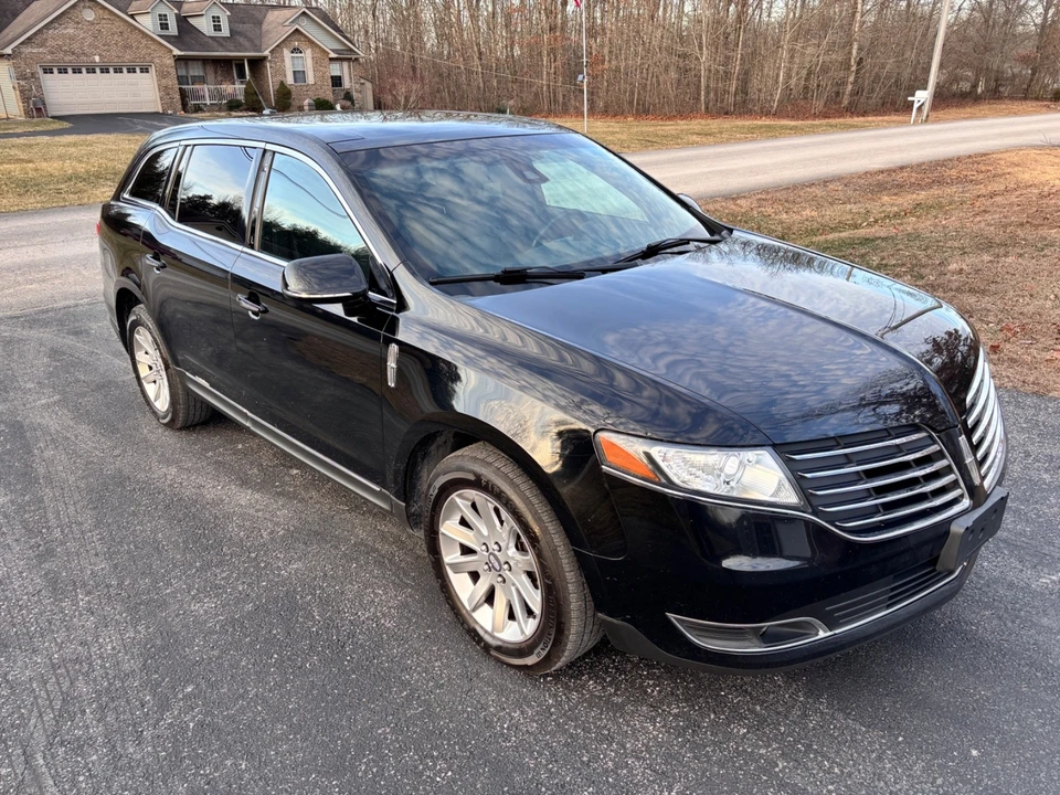 2017 Lincoln MKT - Image 6 of 18