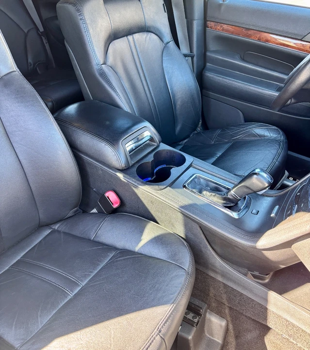 2017 Lincoln MKT - Image 11 of 18