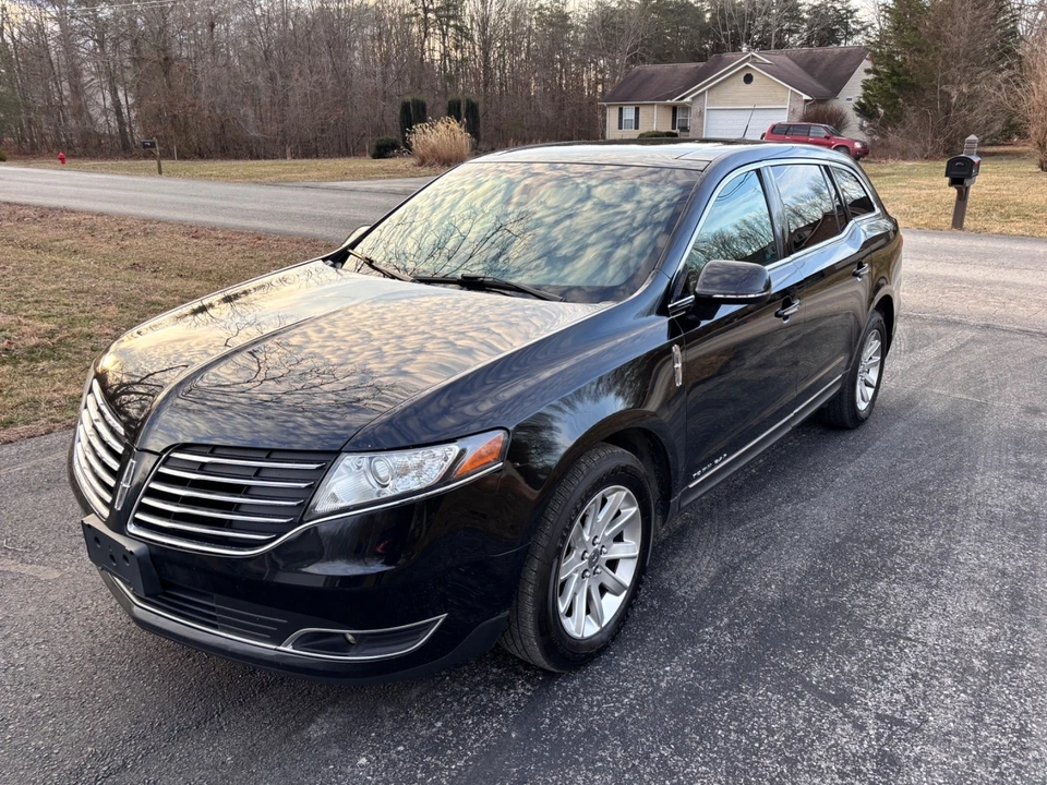 2017 Lincoln MKT - Image 3 of 18