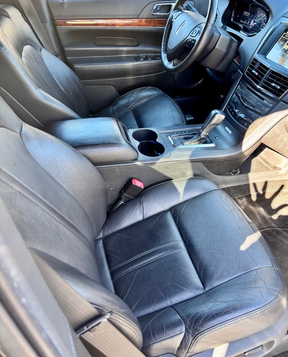 2017 Lincoln MKT - Image 10 of 18
