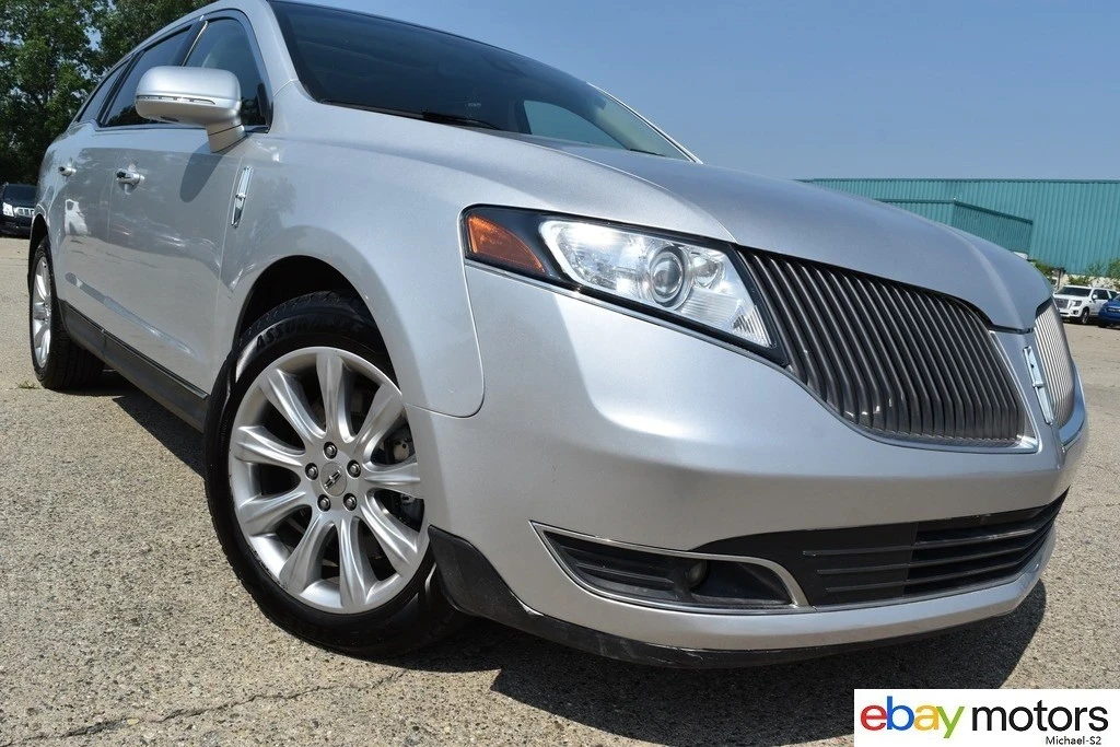2017 Lincoln MKT - Image 2 of 24