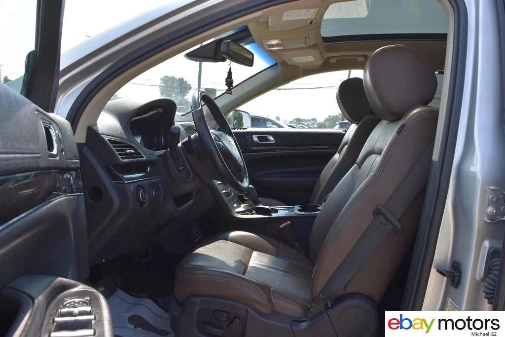 2017 Lincoln MKT - Image 10 of 24