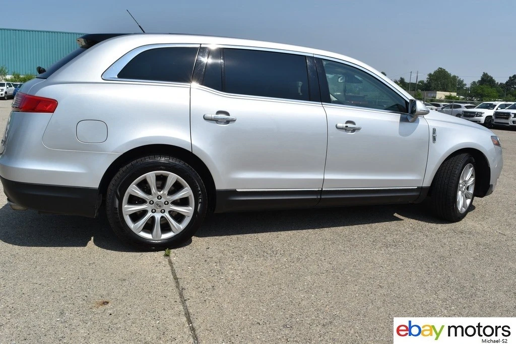 2017 Lincoln MKT - Image 4 of 24