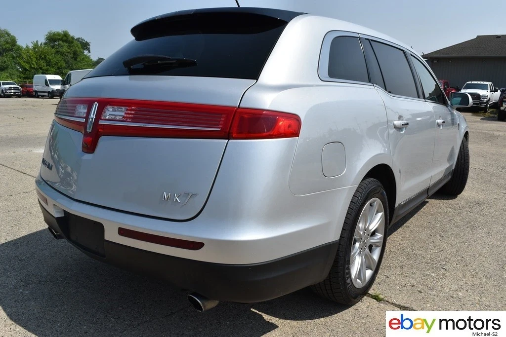 2017 Lincoln MKT - Image 5 of 24